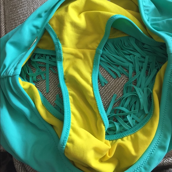 Jessica Simpson bathing suit - Picture 4 of 4