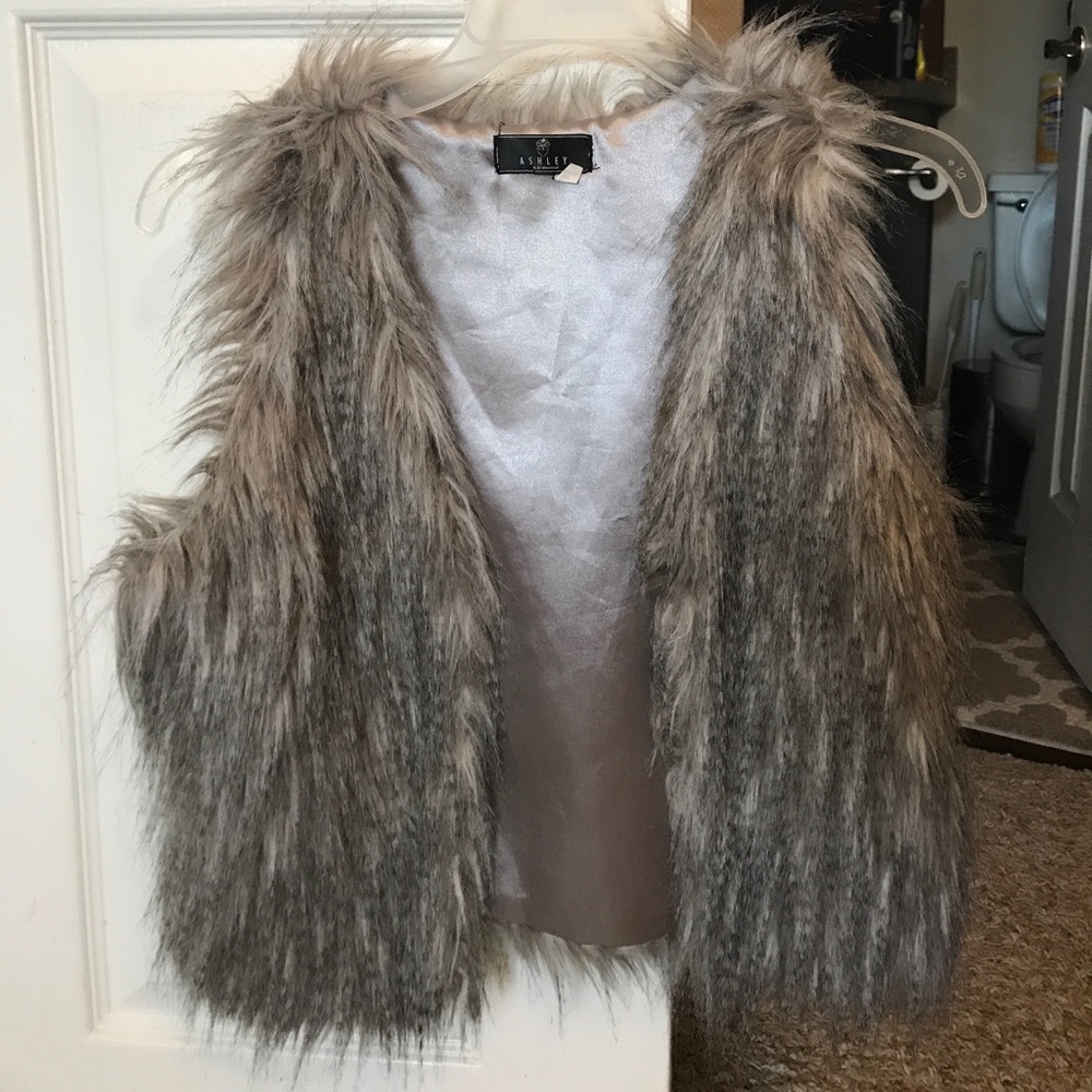 Faux fur grey vest
