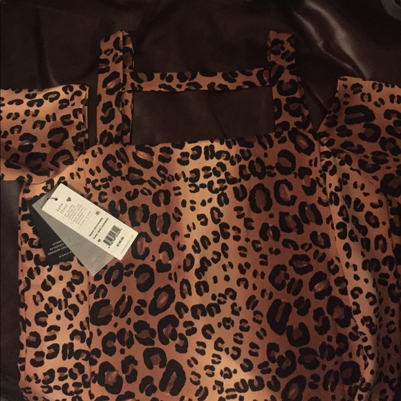 Cooper & Ella leopard print cold shoulder top NWT - Picture 5 of 5