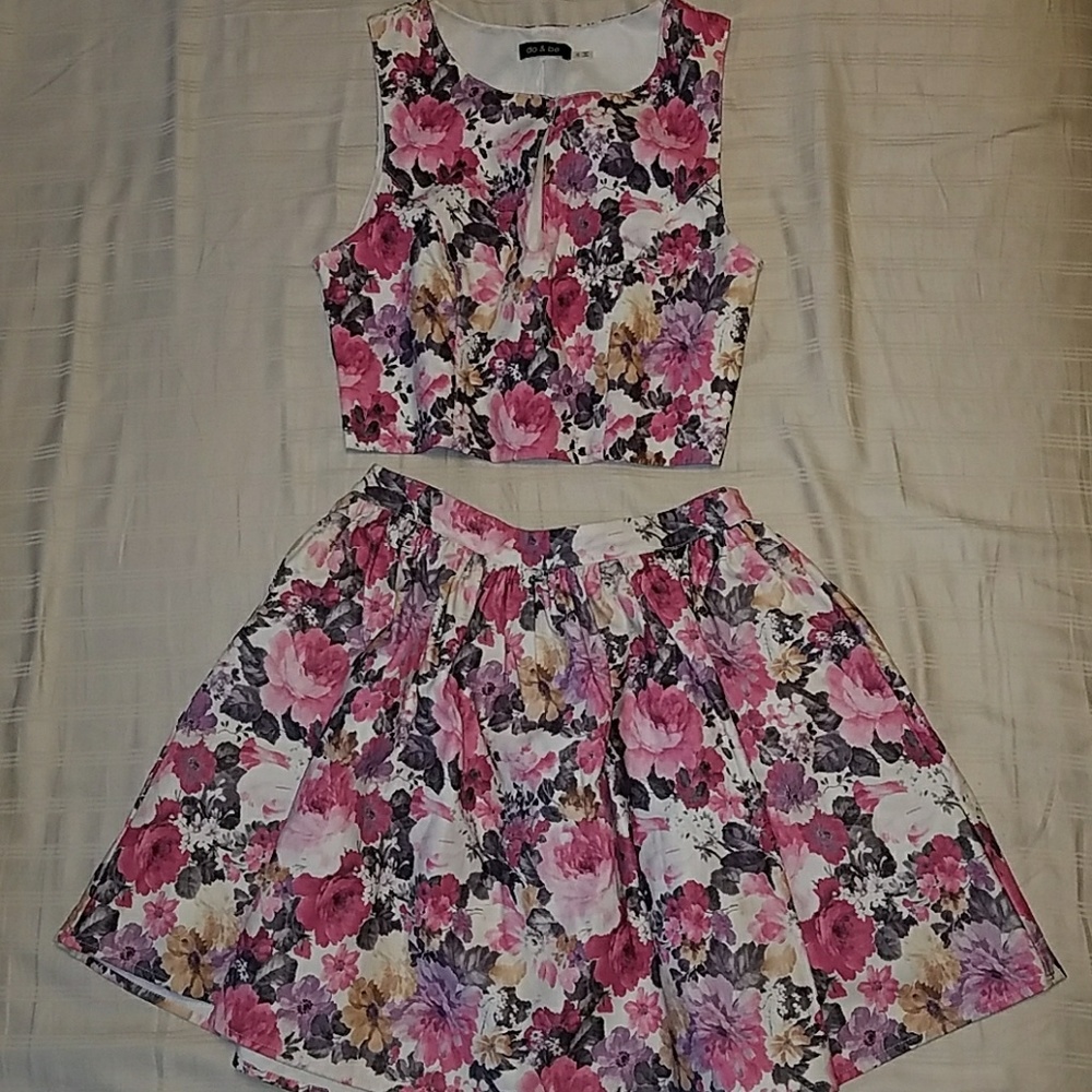 Floral 2 piece crop top and skirt