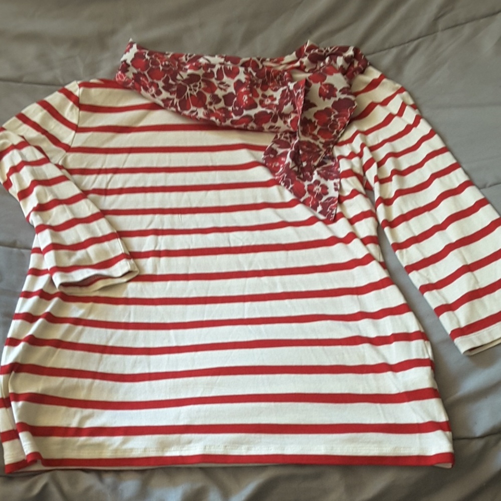 Brooks Brothers size small silk front tie top