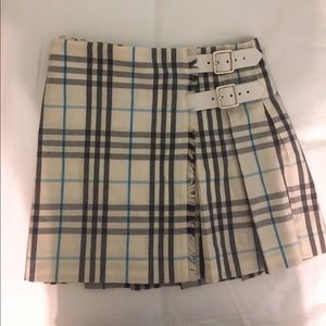 Plaid Burberry Pleated Wrap Skirt (Size 6)