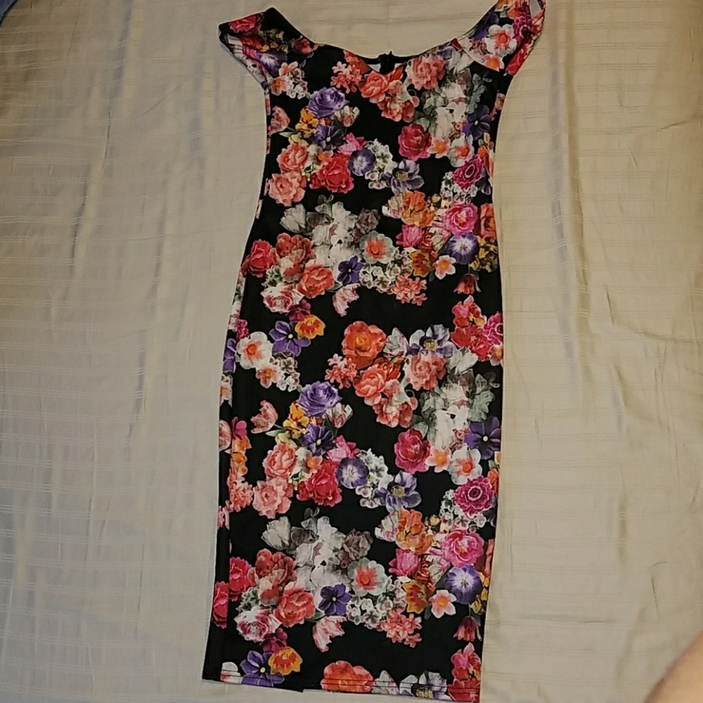 Off the shoulder floral midi dress