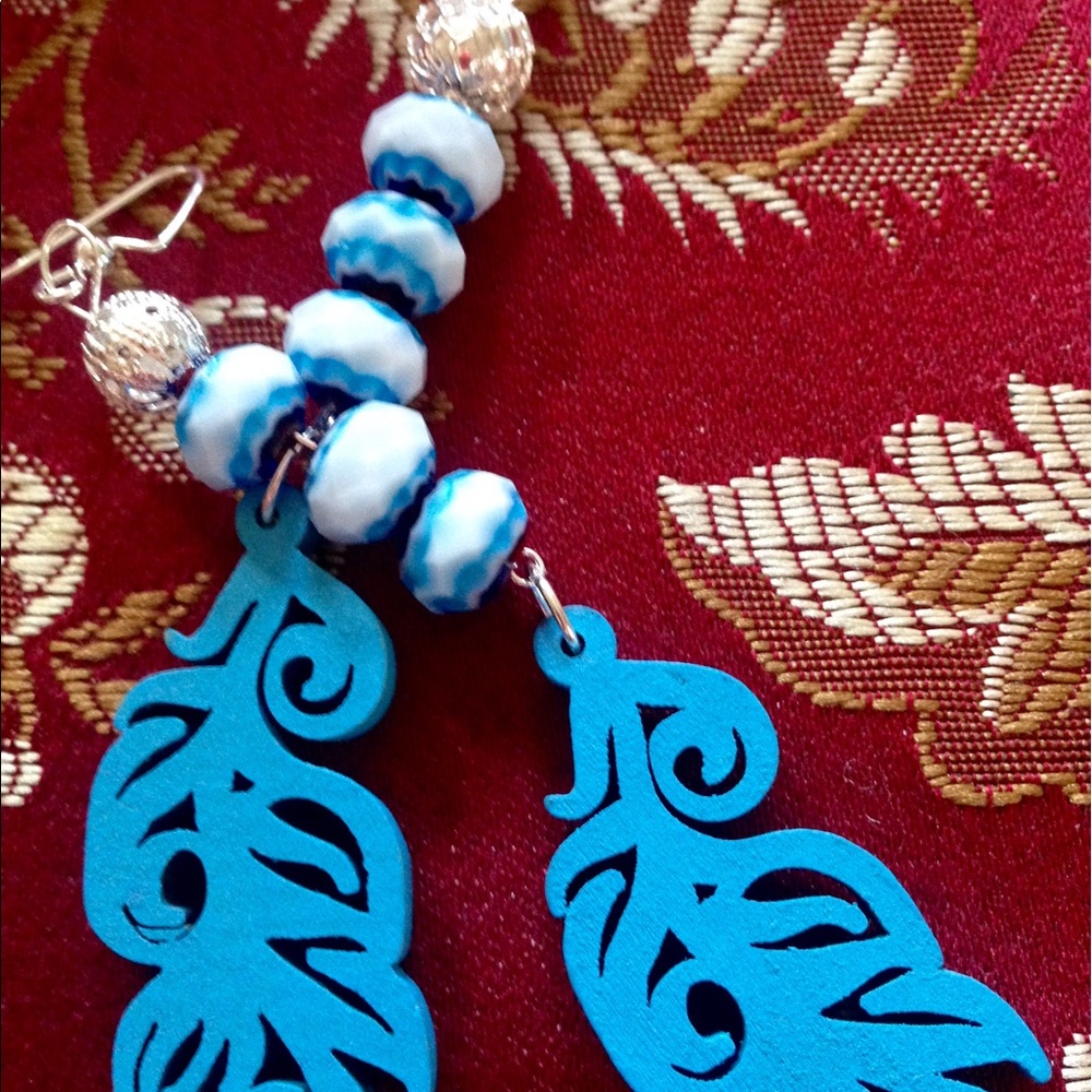 Blu Feather