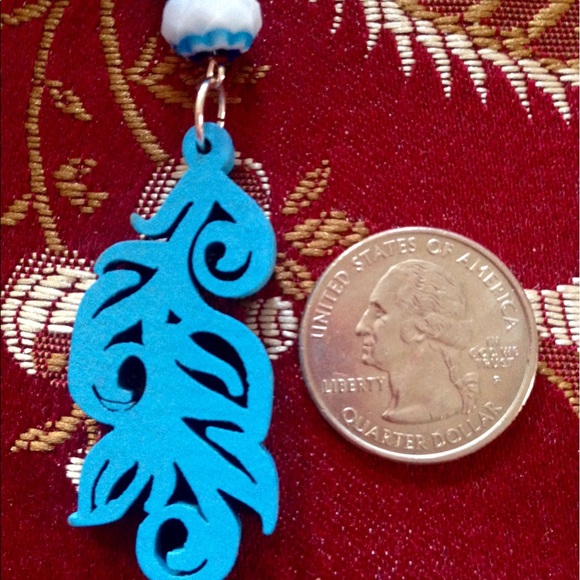 Blu Feather - Picture 2 of 2