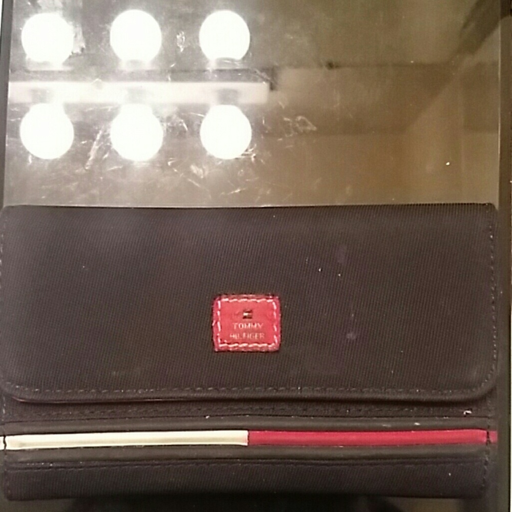 Tommy hilfiger wallet