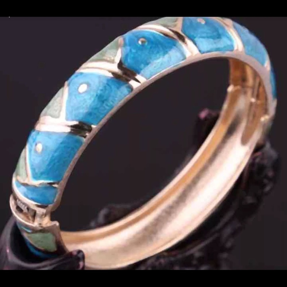 Brand New 14KT Gold Filled Enamel Bangle Bracelet