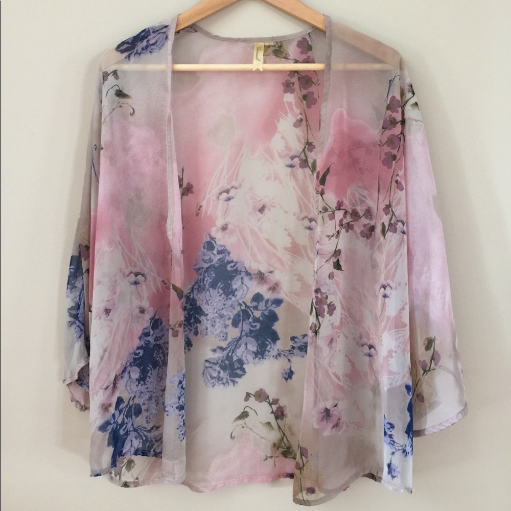 Sheer purple & floral kimono top size small