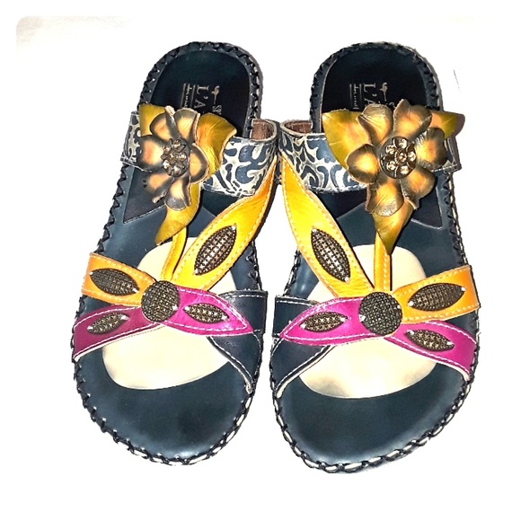 L 'Artiste Flower Sandals - Picture 1 of 8