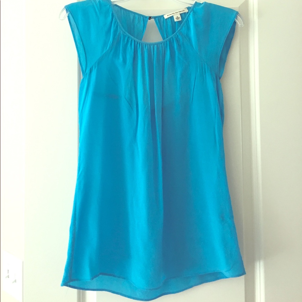 Sleeveless blouse
