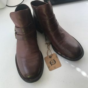 Born boot size 8.5m