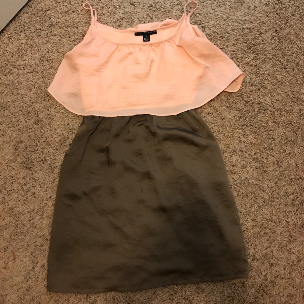 Pink and brown dress with pockets