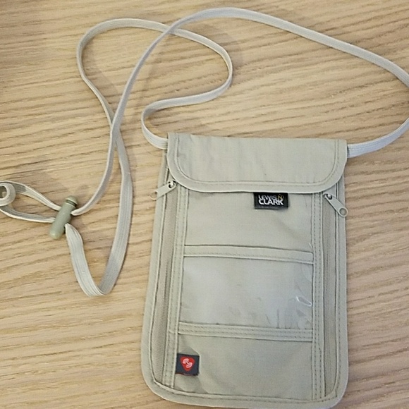 Lewis N Clark Handbags - PASSPORT • Travel pouch