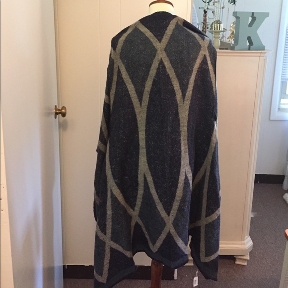 New with tags sweater, one size - Picture 4 of 6