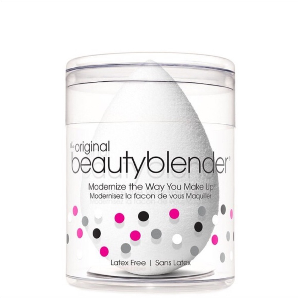 Bundle Of 2 White Beauty Blenders 💕