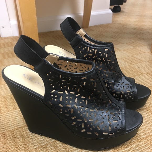 Chinese Laundry Black Wedges - Picture 1 of 2