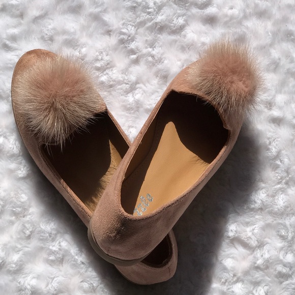 •new• 🍂FALL BLUSH POM POM ACCENT FLATS - Picture 4 of 6
