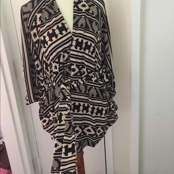 Boutique purchase.New w/tags sweater/blouse/poncho - Picture 3 of 6
