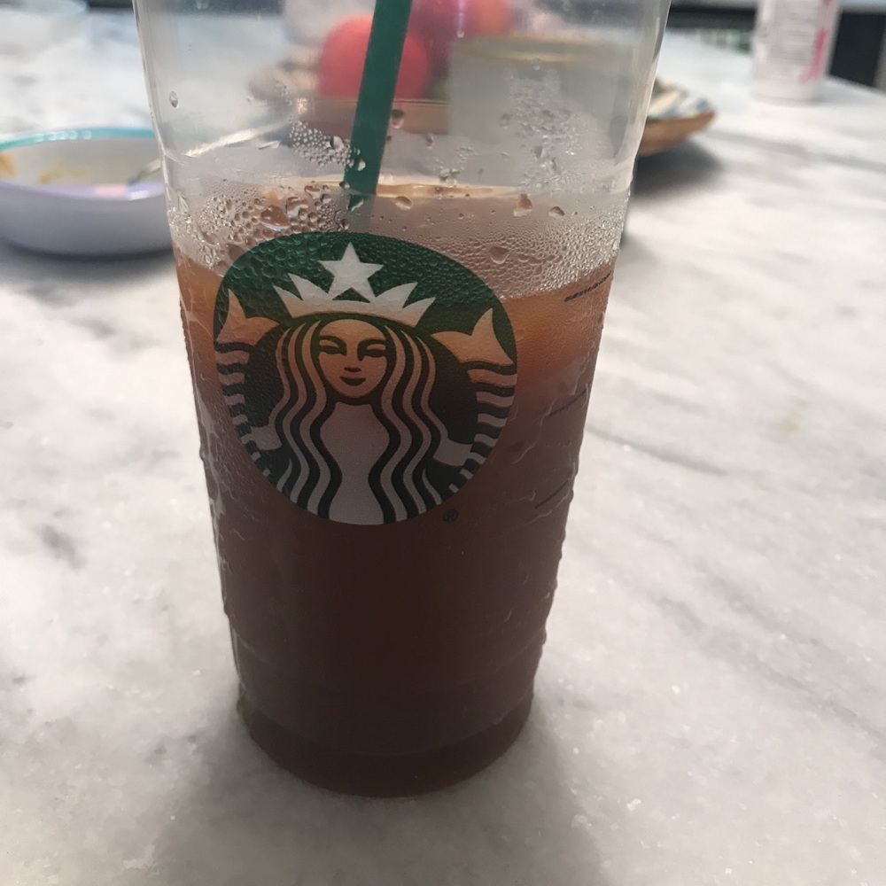 Meet your Posher, Clair