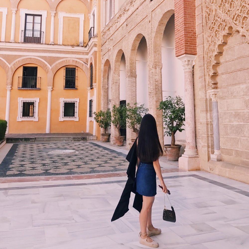 Meet your Posher, Roxanna