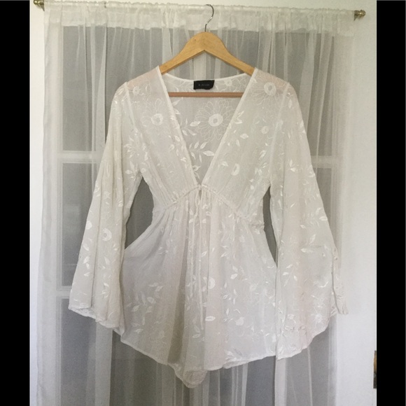 White long sleeve romper - Picture 1 of 4