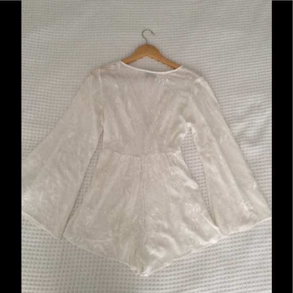 White long sleeve romper - Picture 4 of 4