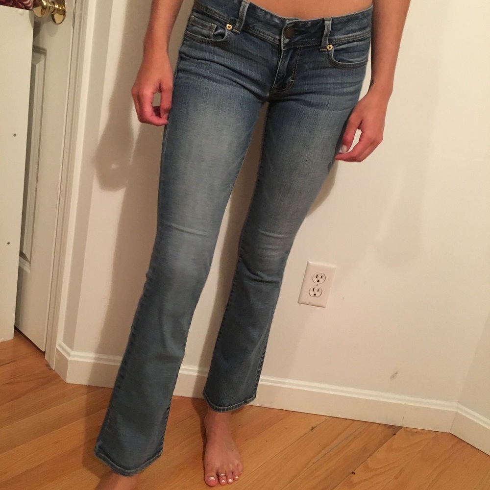 Medium Wash American Eagle Jeans