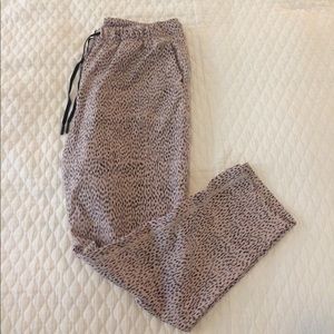 Lululemon Jet Cropped Pants