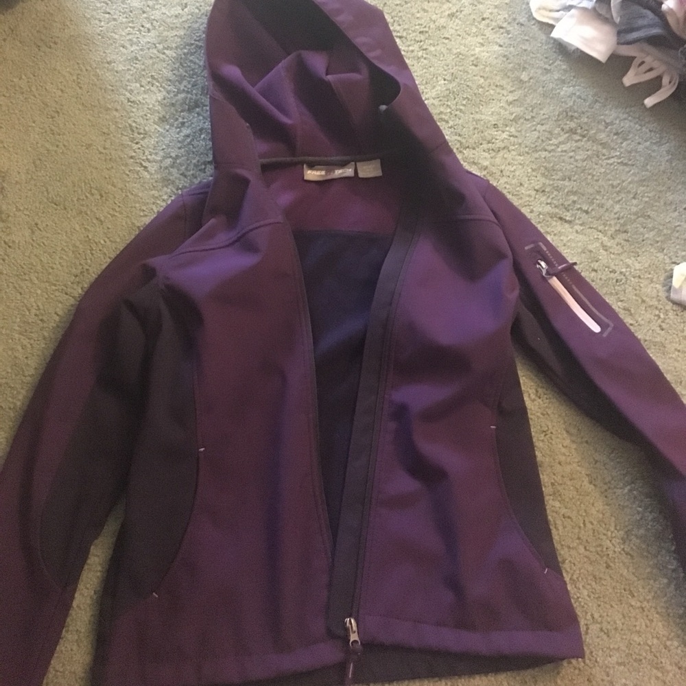 Children's hooded zip-up jacket