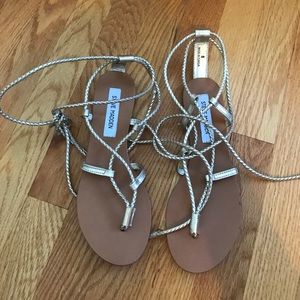 Never worn before Steve Madden sandals