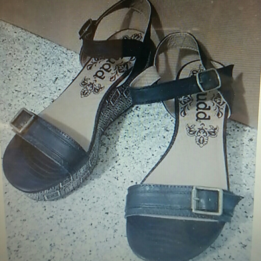 Mudd Wedge Sandals 3 inch wedge