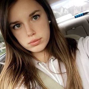 Meet your Posher, Emalie