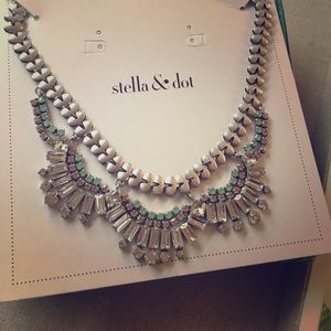 Stella & Dot Belle Necklace
