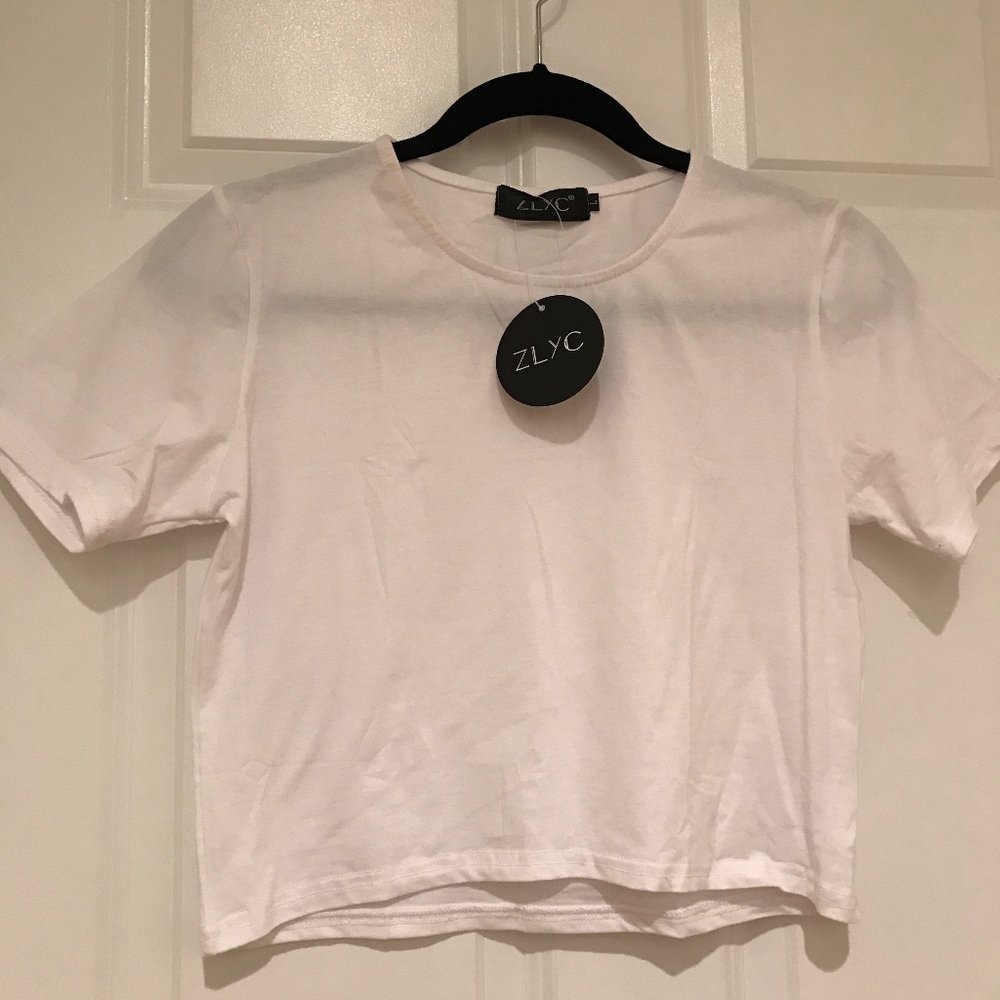 Zylc (Amazon Brand)- L White Crop Top- NWT