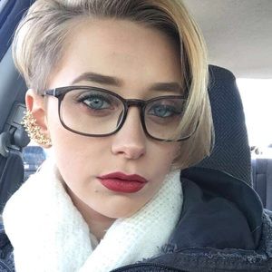 Meet your Posher, Breana