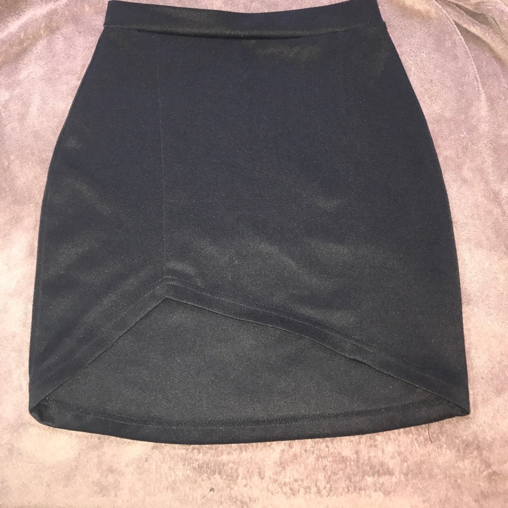 Cute black mini skirt