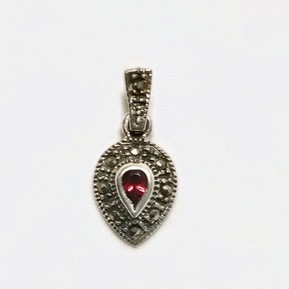 VTG Sterling Silver Marcasite & Garnet Pendant ❤️