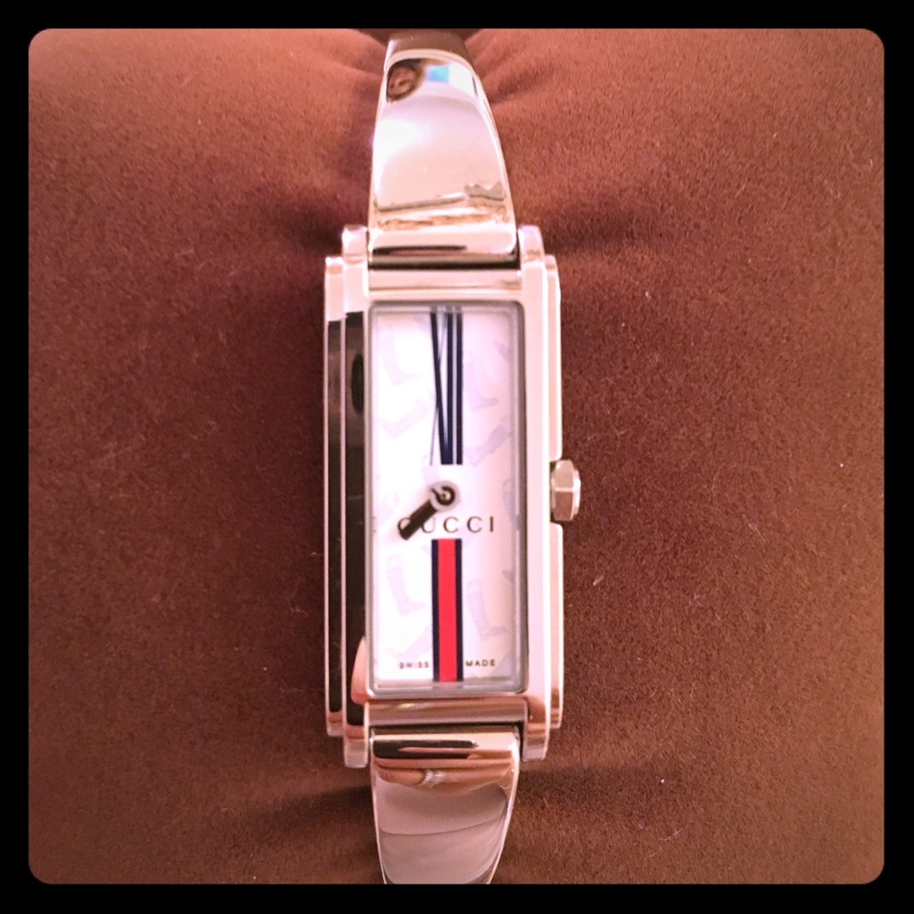 NWT Ladies Gucci watch