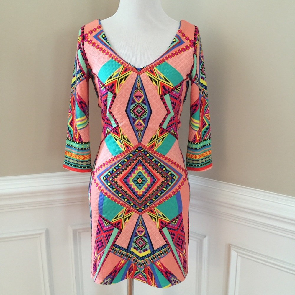 NWT geometric fitted long sleeve dress size small