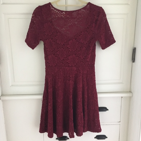 Maroon Lace Dress - Picture 3 of 3