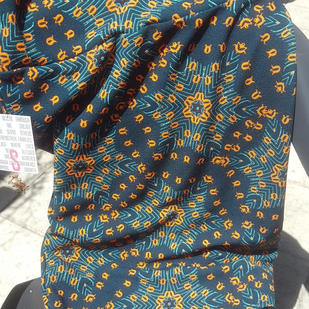 LULAROE SMALL CASSIE