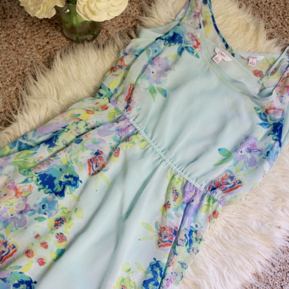 "High-low" floral dress