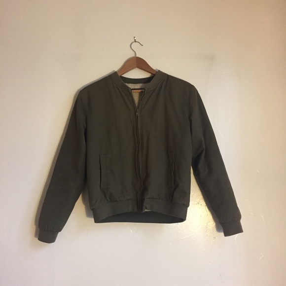 Brandy Melville Jackets & Blazers - Brandy Melville Bomber Jacket