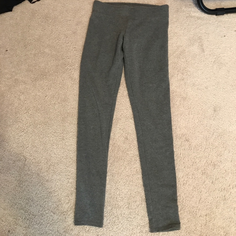gray leggings