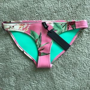 🌟MUST GO🌟TRIANGL Neoprene Bikini Bottoms