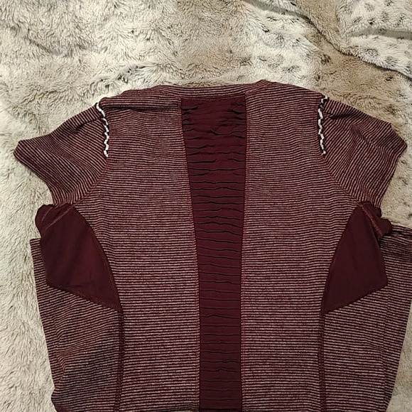 Lululemon maroon star running top - Picture 4 of 4
