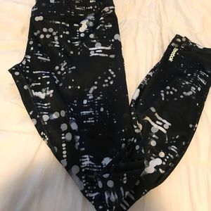 Cute reebok legging. Great for running