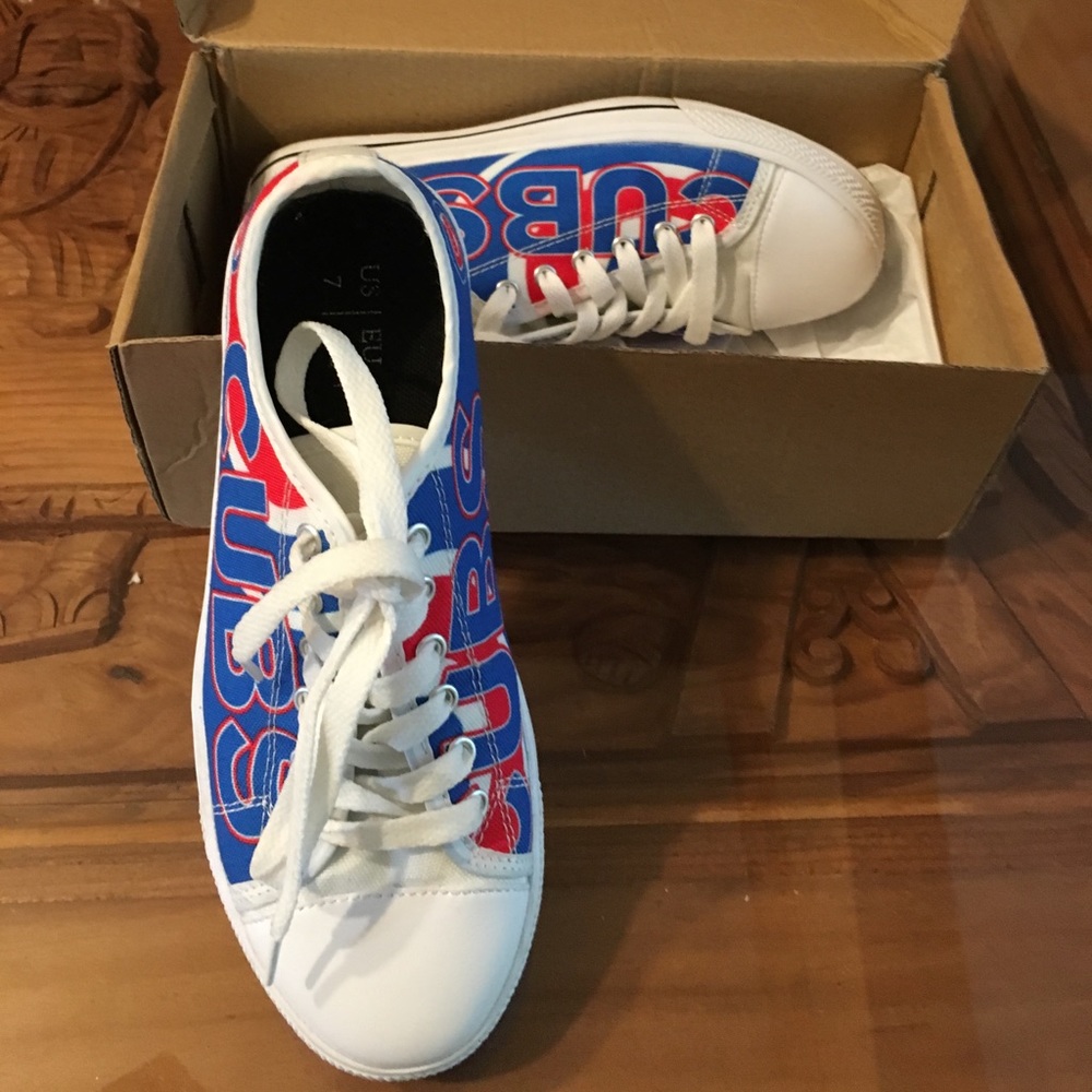 Cubs gym shoes