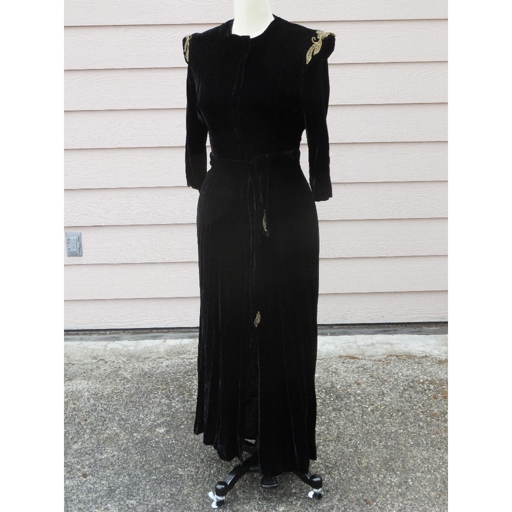 Vintage 1940's dressing gown