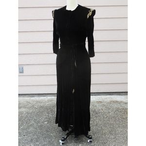 Vintage 1940's dressing gown